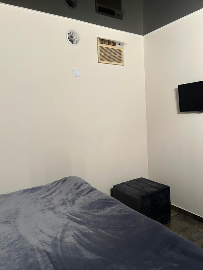 Enigma Hostel Erévan Extérieur photo
