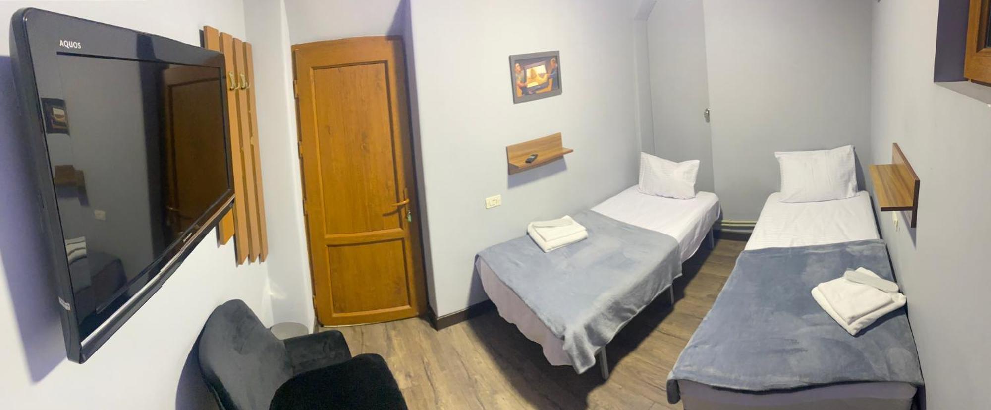 Enigma Hostel Erévan Extérieur photo